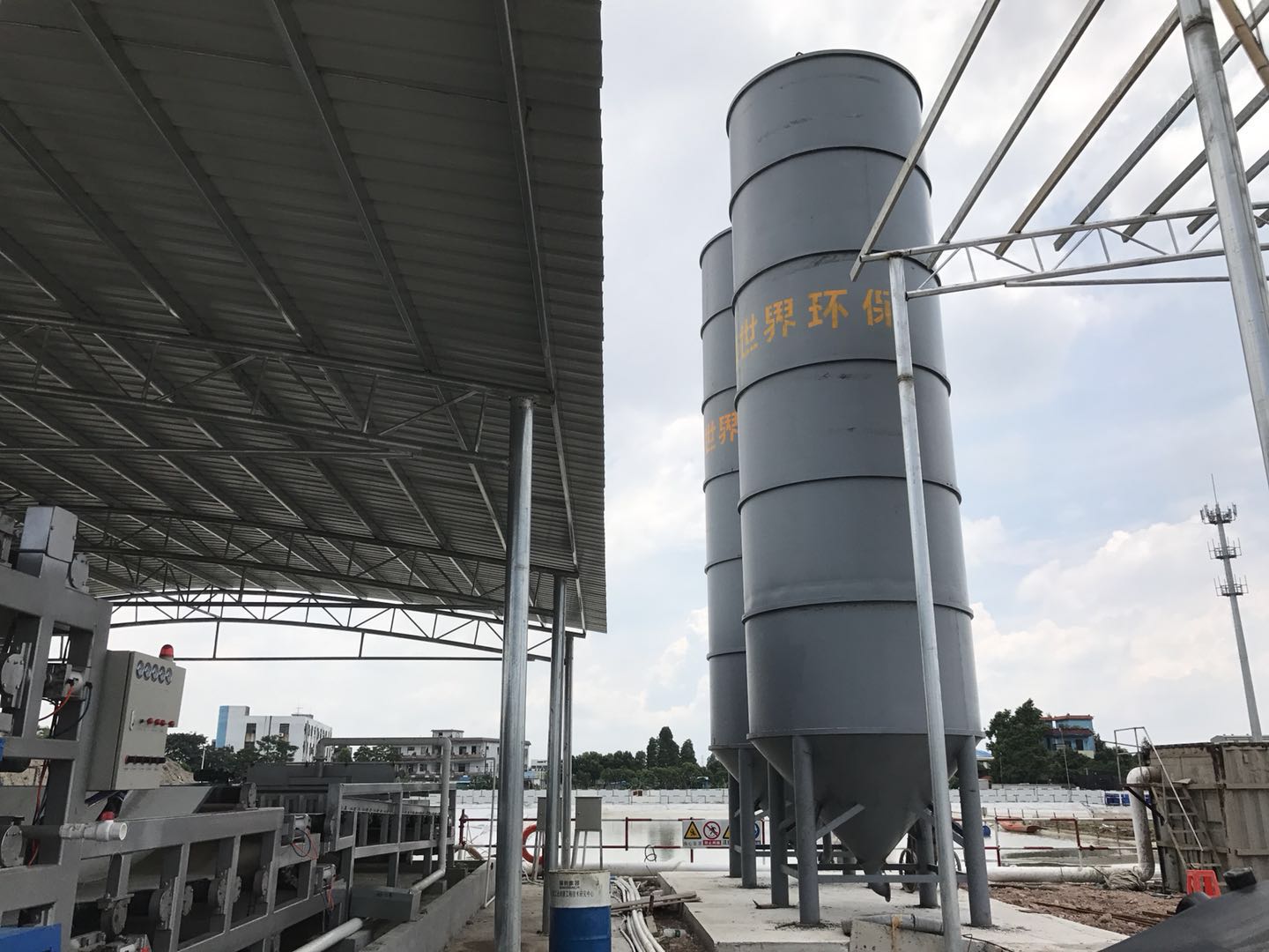 河道淤泥脫水機(jī)清理現(xiàn)場 河道淤泥脫水機(jī)清理現(xiàn)場